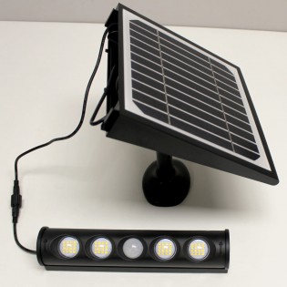 Projecteur solaire LED extérieur avec capteur Mezco (8W)