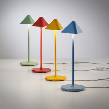 Lampe à poser LED prises (8W)