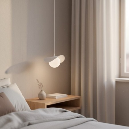 Suspension Serelia blanche.