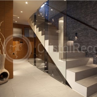 Spot encastrable ECLO carré et inclinaison 30º, finition blanc.