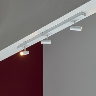 Regletté de plafond á LED Omari (3x3.20W)